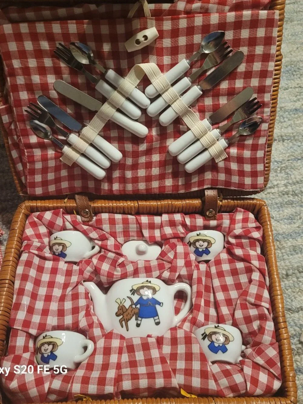 Vintage 1998 Schylling Madeline Tea Set